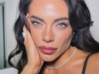 Emilia Attias sacó su lado más audaz con un minidress ajustado al cuerpo y se robó todas las miradas: "Jugando"