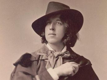 La provocadora frase de Oscar Wilde, escritor, sobre el amor en pareja: “Un hombre puede vivir feliz con cualquier mujer, siempre y cuando no la ame”