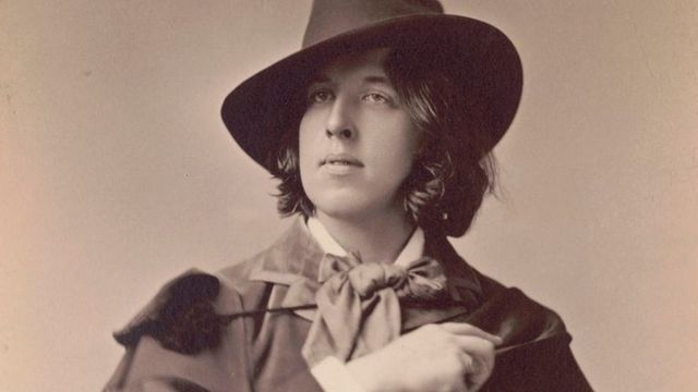 La provocadora frase de Oscar Wilde, escritor, sobre el amor en pareja: “Un hombre puede vivir feliz con cualquier mujer, siempre y cuando no la ame”