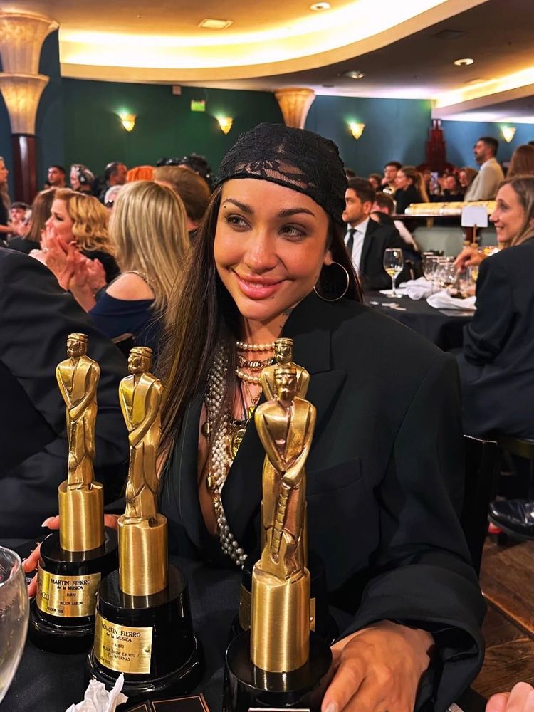 María Becerra fue una de las artistas más premiadas de la noche.