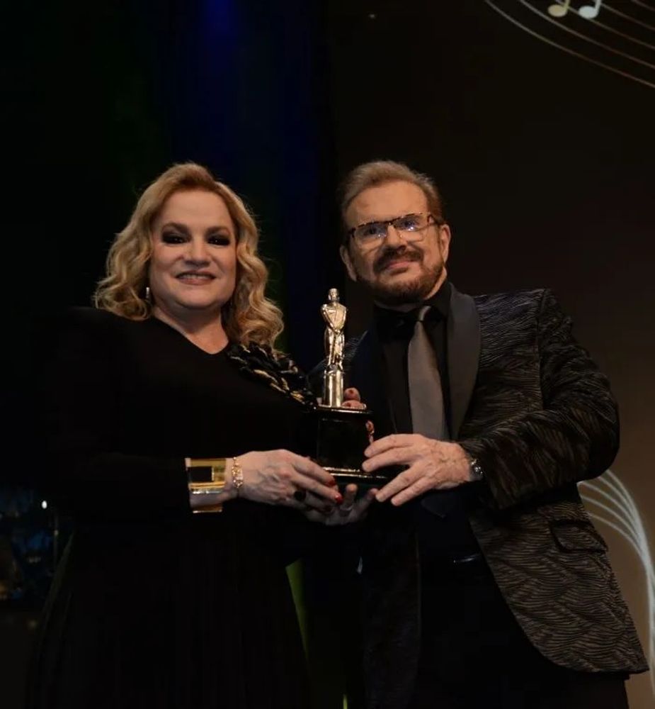 Pimpinela obtuvo el Martín Fierro de Platino.