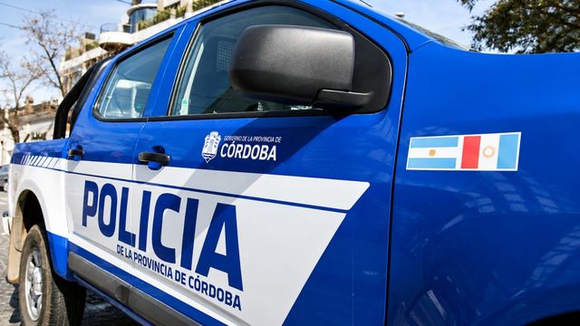 Un hombre se prendió fuego cuando quisieron desalojarlo de su casa.