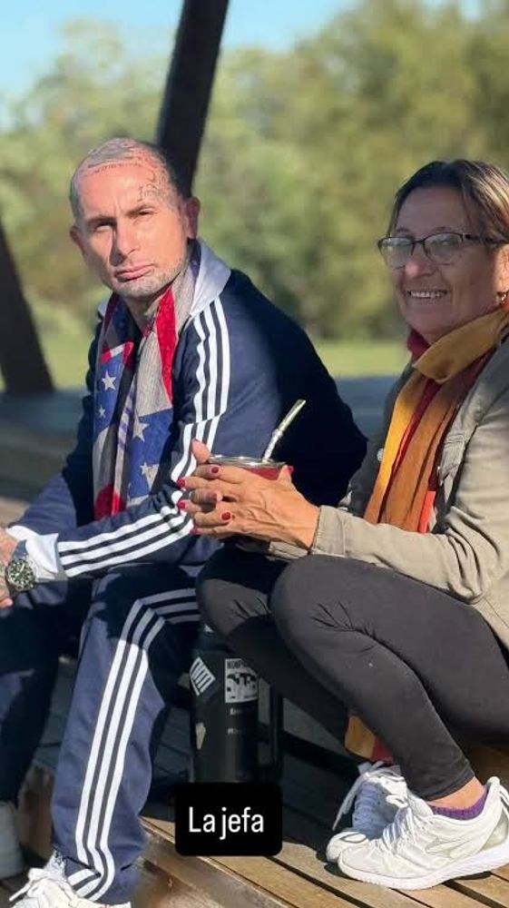 Emanuel Noir y su madre.
