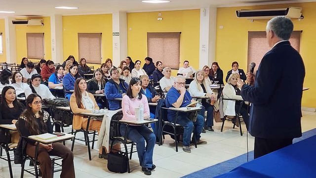Participaron médicos, enfermeros, agentes sociosanitarios y directores de áreas operativas.