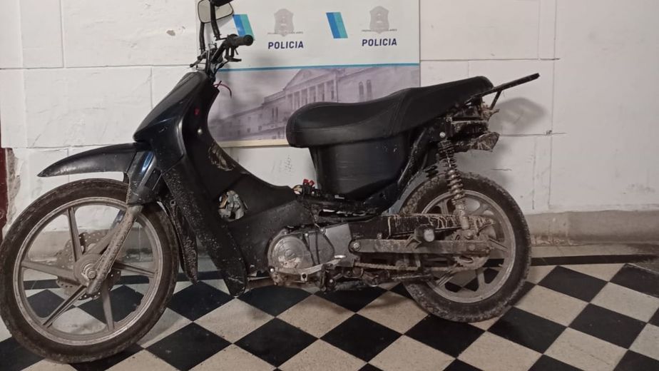Un adolescente de 14 años circulaba en una moto con pedido de secuestro en Tres Arroyos