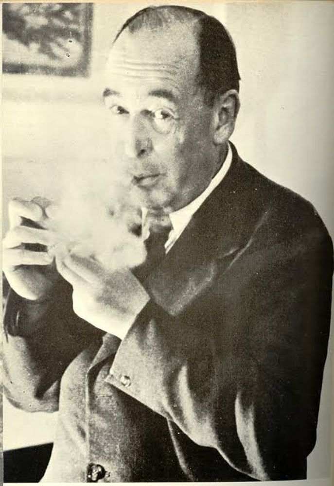 La conmovedora reflexión de C. S. Lewis, escritor británico, sobre la edad: “Nunca se es demasiado viejo para fijarse una nueva meta o para soñar un nuevo sueño"