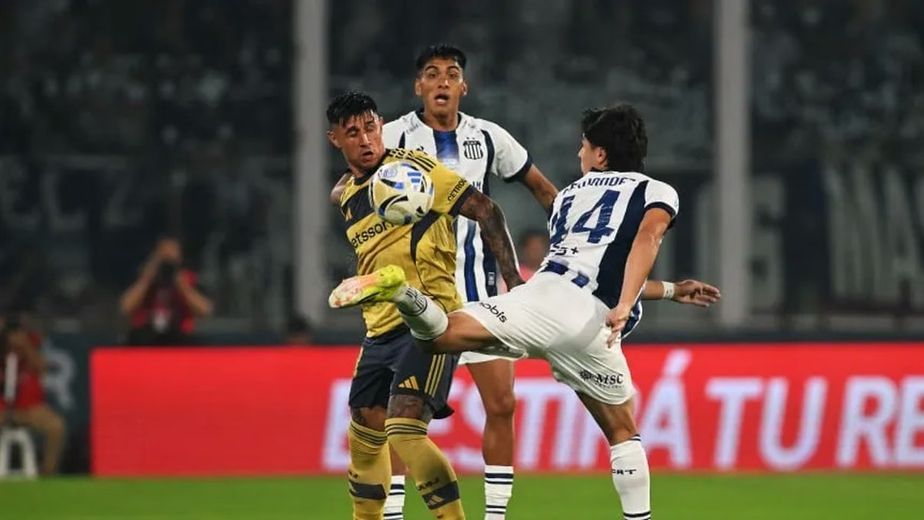 Talleres se enfrenta a Boca en la Bombonera, y también con sus propias urgencias