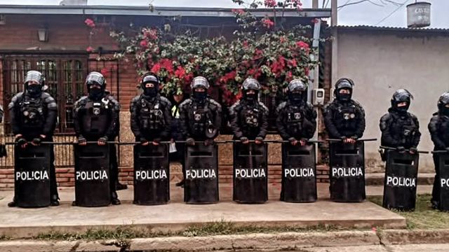 Personal de la Comisaría El Mollar realizó un allanamiento en la localidad de Monteagudo.