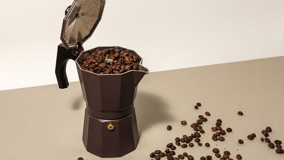 Los expertos baristas coinciden: "Uno de los errores más habituales al hacer café con cafetera moka italiana es prensar el café"