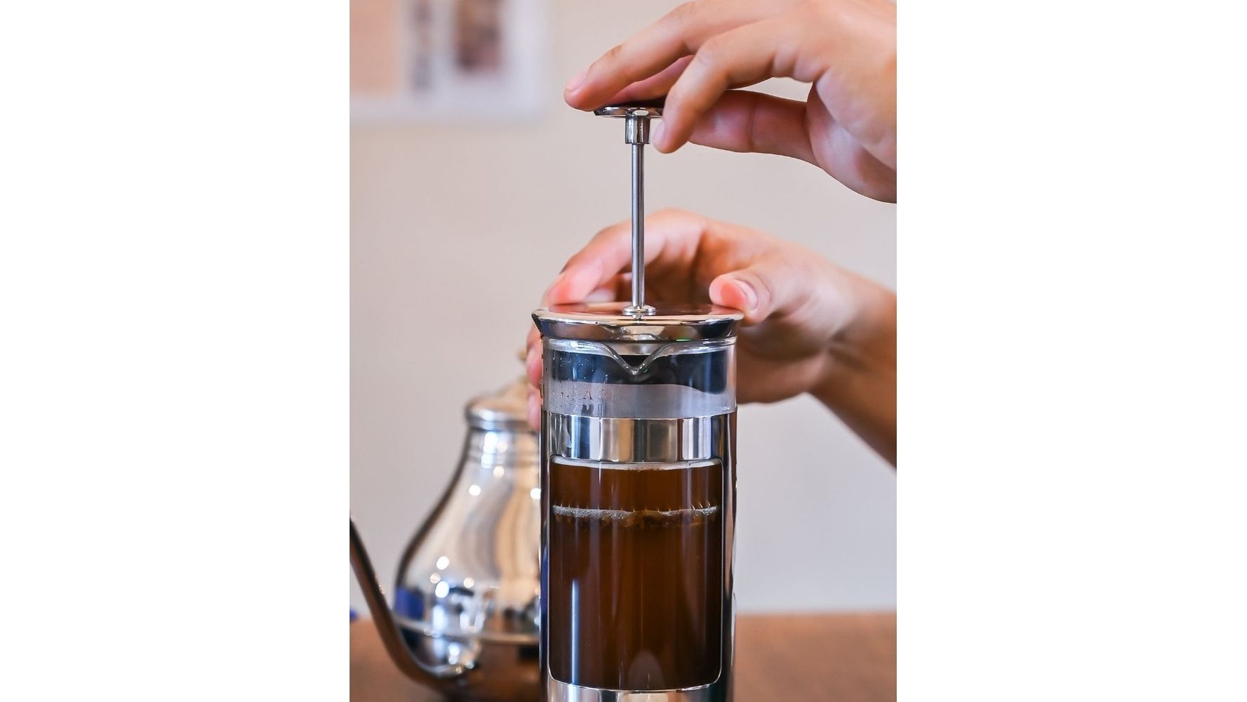 Por qué no prensar el café en la cafetera italiana.