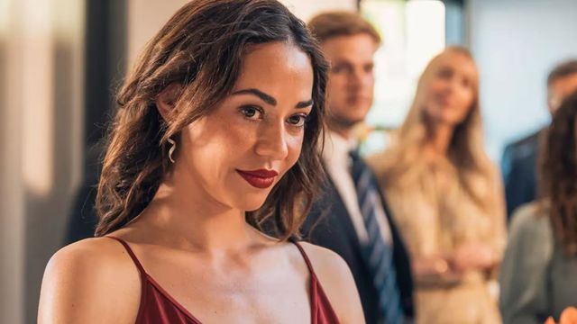 La película combina drama, relaciones adultas y suspenso psicológico.