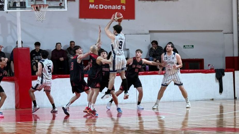 Básquet: Espora comenzó con una victoria la serie por la permanencia