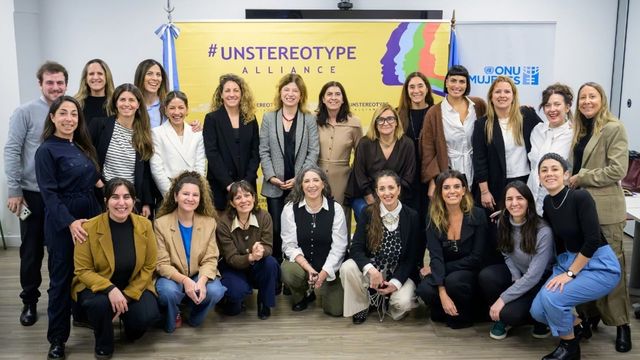 En su calidad de presidenta de VEGA, Carolina Castro participa en diversas actividades, como el Diálogo de Alto Nivel "Argentina en transformación: Alianzas para impulsar la igualdad", organizado por ONU Mujeres.