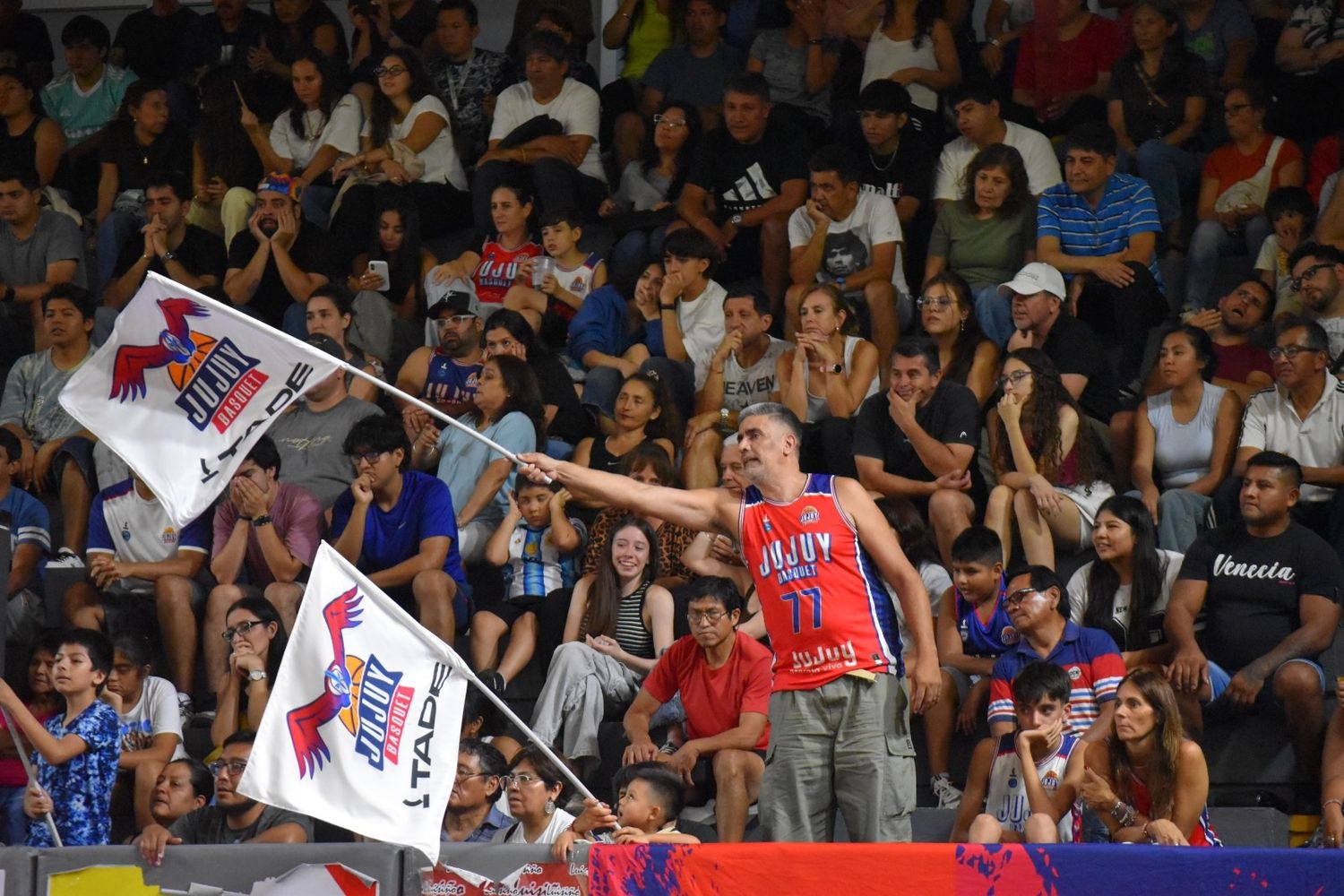 La dirigencia de Jujuy Básquet convocó a los aficionados a volver a acompañar a los “cóndores”, en su nuevo desafío de ir en busca del ascenso a la categoría mayor de la disciplina.