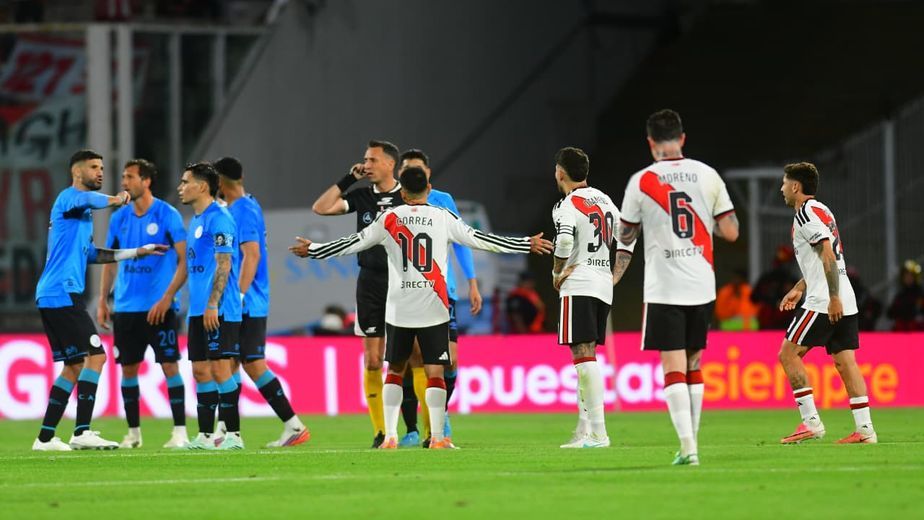 River y el VAR por dos: el gol que le convalidaron y la expulsión que no fue a Licha López