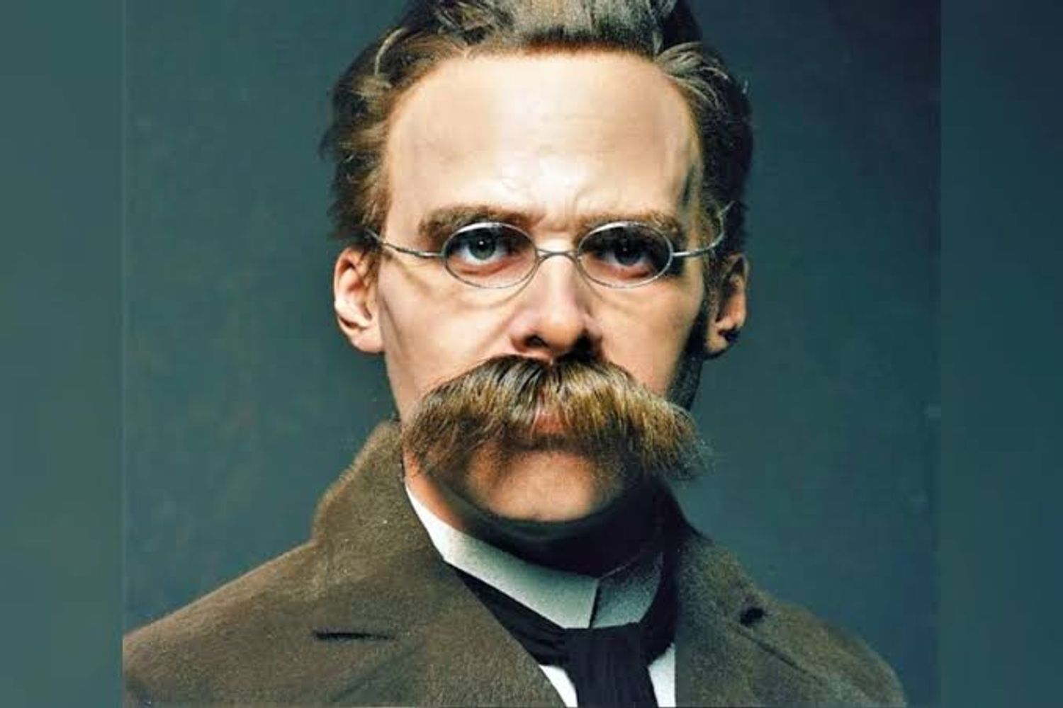 La contundente reflexión de Friedrich Nietzsche, filósofo, sobre la moral : "No existen fenómenos morales, sino solamente una interpretación moral de los fenómenos"