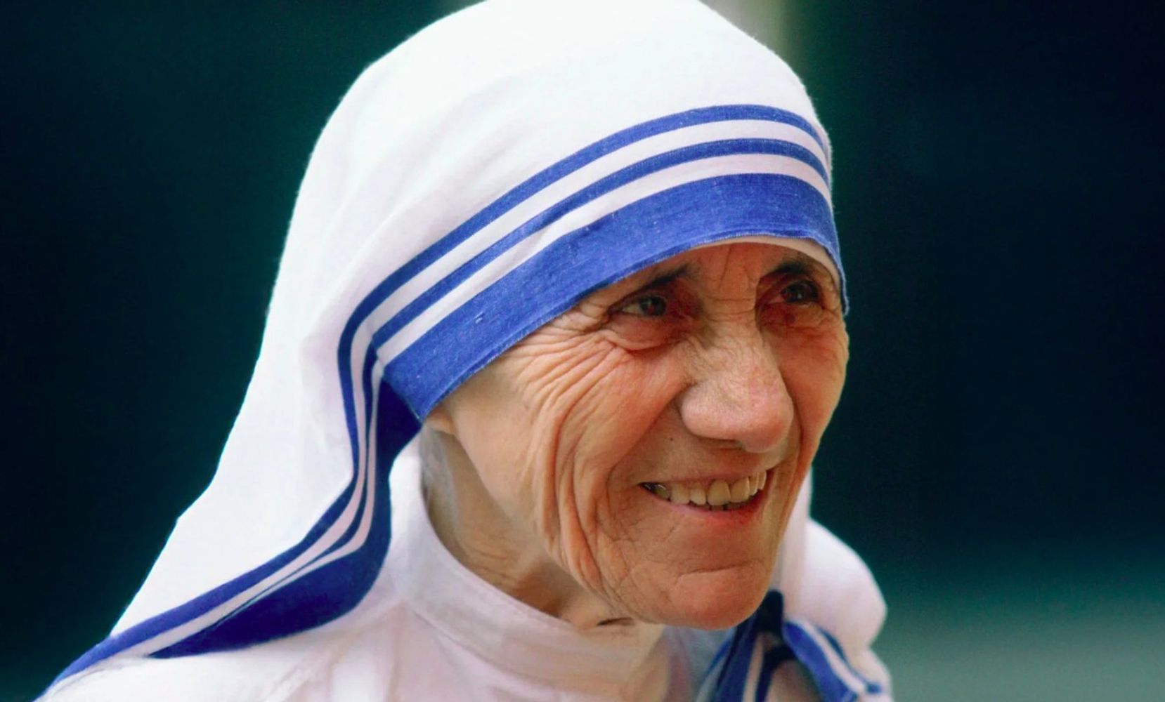 La noble lección de la Madre Teresa de Calcuta, premio Nobel de la Paz, sobre el amor: “El amor comienza en casa, y no importa cuánto hacemos, sino cuánto amor ponemos en lo que hacemos”