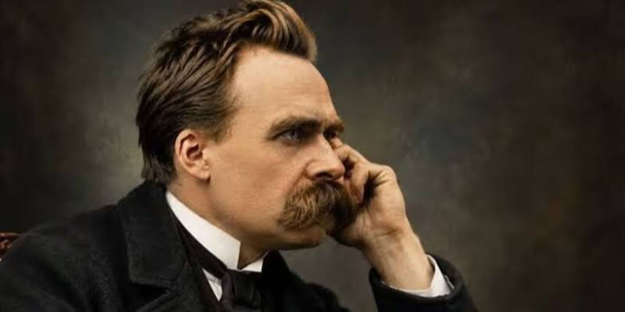 La contundente reflexión de Friedrich Nietzsche, filósofo, sobre la moral : "No existen fenómenos morales, sino solamente una interpretación moral de los fenómenos"