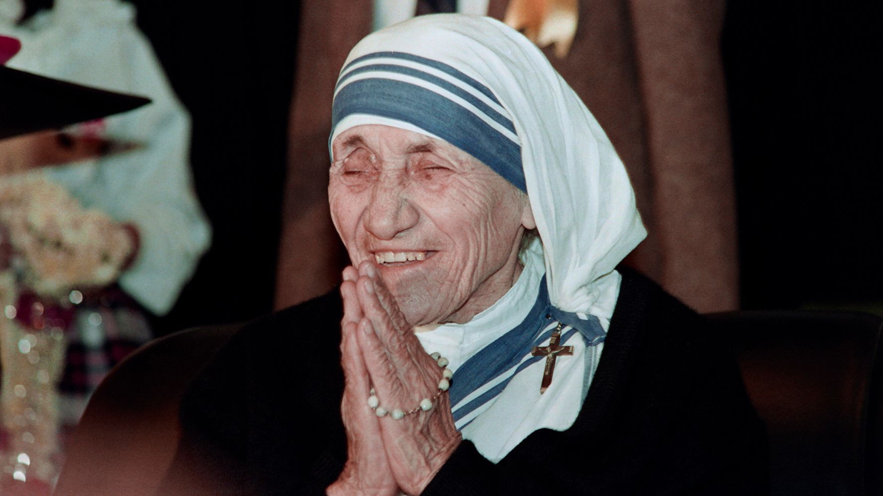 La noble lección de la Madre Teresa de Calcuta, premio Nobel de la Paz, sobre el amor: “El amor comienza en casa, y no importa cuánto hacemos, sino cuánto amor ponemos en lo que hacemos”