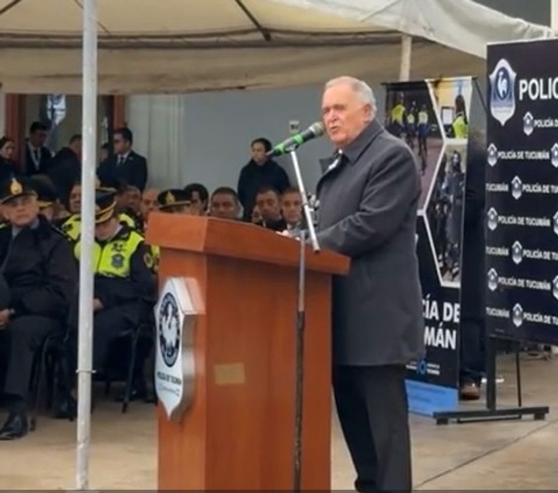 Las autoridades recorrieron la obra del Salón de Usos Múltiples, con un 80% de avance.