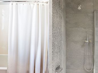 Adiós a las mamparas y las cortinas de ducha en 2027: este es el sustituto más práctico, fácil de instalar y que se ensucia menos