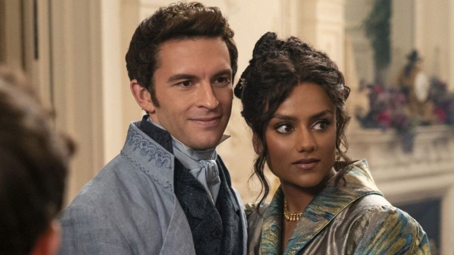 Cuál es el vínculo real entre Simone Ashley y Jonathan Bailey, los protagonistas de “Bridgerton 2”