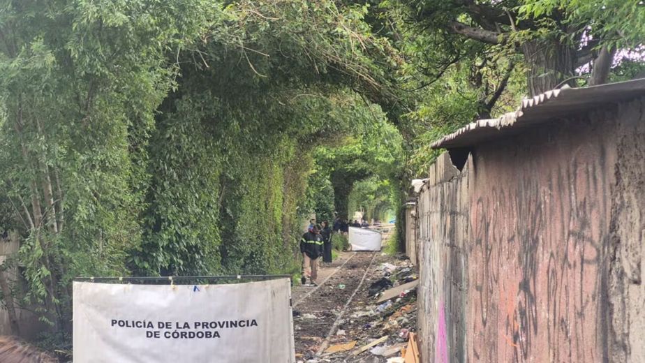 Un policía murió tras ser embestido por un tren en Córdoba