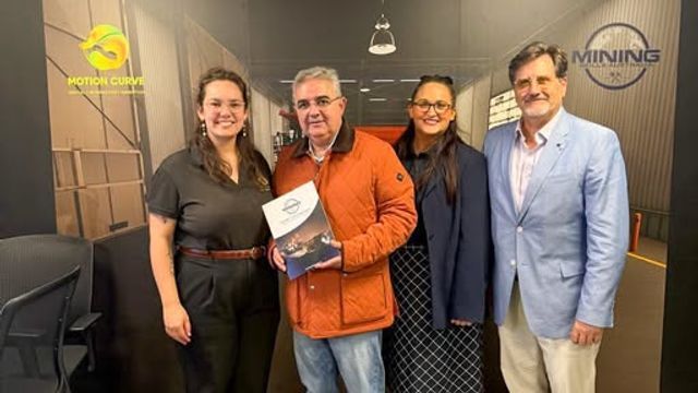 El gobernador Raúl Jalil se reunió en Australia con representantes de Mining Skills Australia.