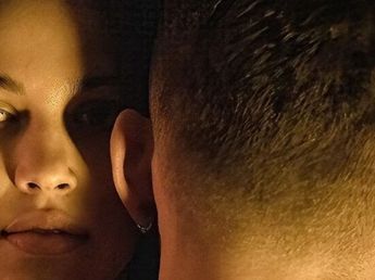 La producción combina secretos, relaciones complejas y escenas de intimidad.