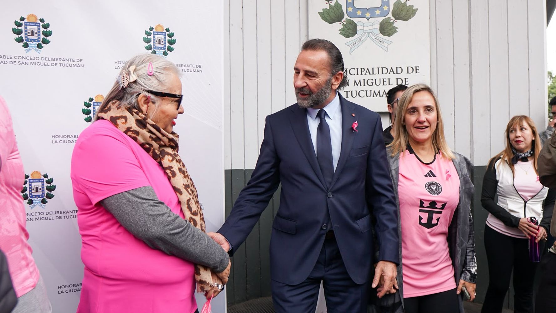 El presidente del Concejo Deliberante, Fernando Juri, acompañó a la concejal Ana González en el lanzamiento.