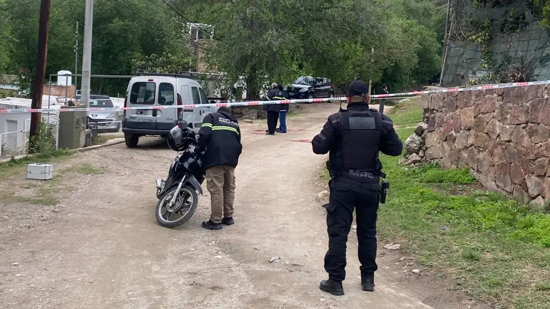Detuvieron a un hombre por el violento ataque a machetazos contra un joven en Carlos Paz.