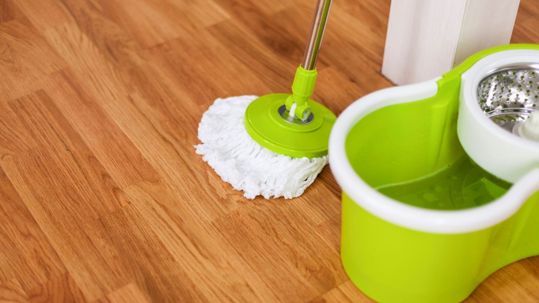 La frecuencia de limpieza ideal para los pisos de parquet.