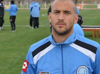 Lucas Aveldaño vende sus camisetas de fútbol: la nueva vida del exBelgrano en España