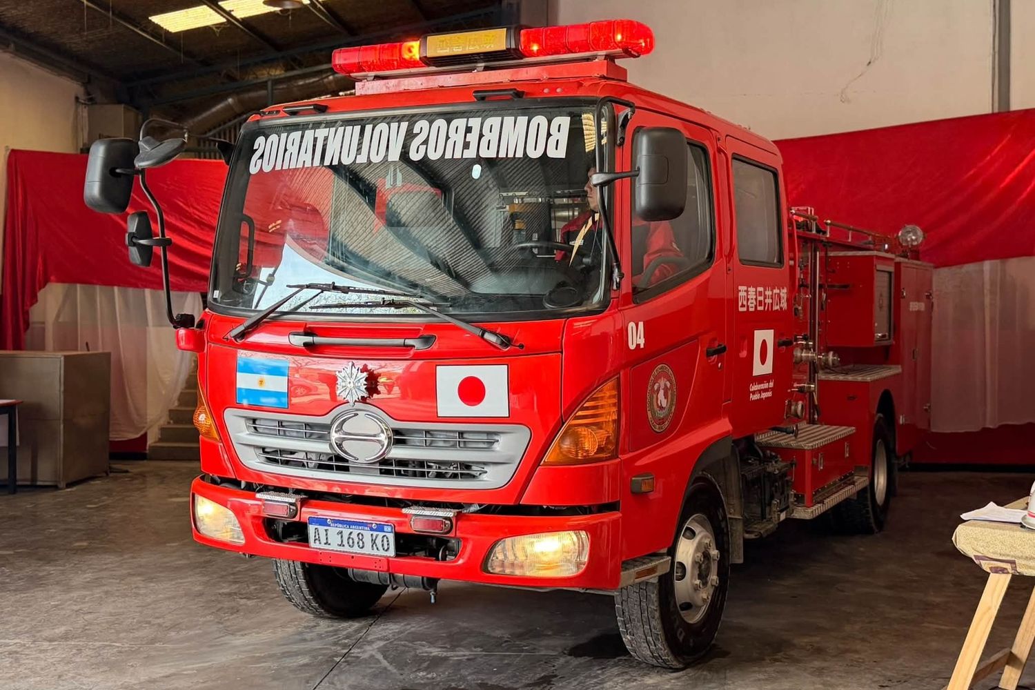 Tras cumplimentar una rigurosa serie de requisitos, la Asociación de Bomberos Voluntarios de Perico fue beneficiaria de la donación de una autobomba categoría R4 por parte del Gobierno de Japón.