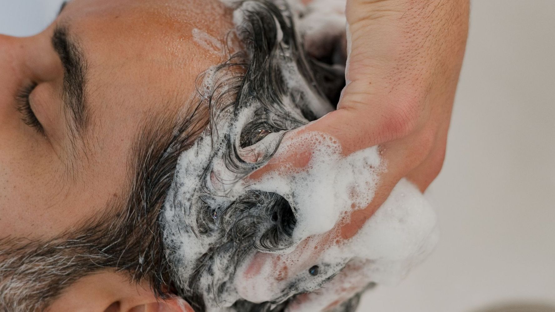 Los ingredientes que debería tener tu shampoo.