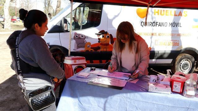 La campaña de vacunación antirrábica llegará a distintos barrios de Villa Carlos Paz hasta diciembre.