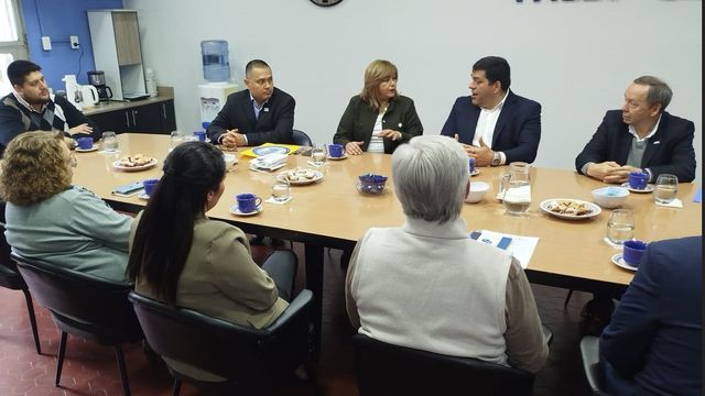 Más de 40 frentes de obra, trabajos en El Cadillal y limpieza de canales en la provincia y la capital.