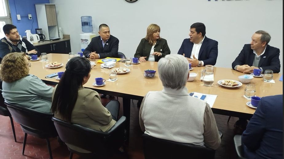 Gobierno y FACET: convenio de prácticas y
plan contra las crecidas