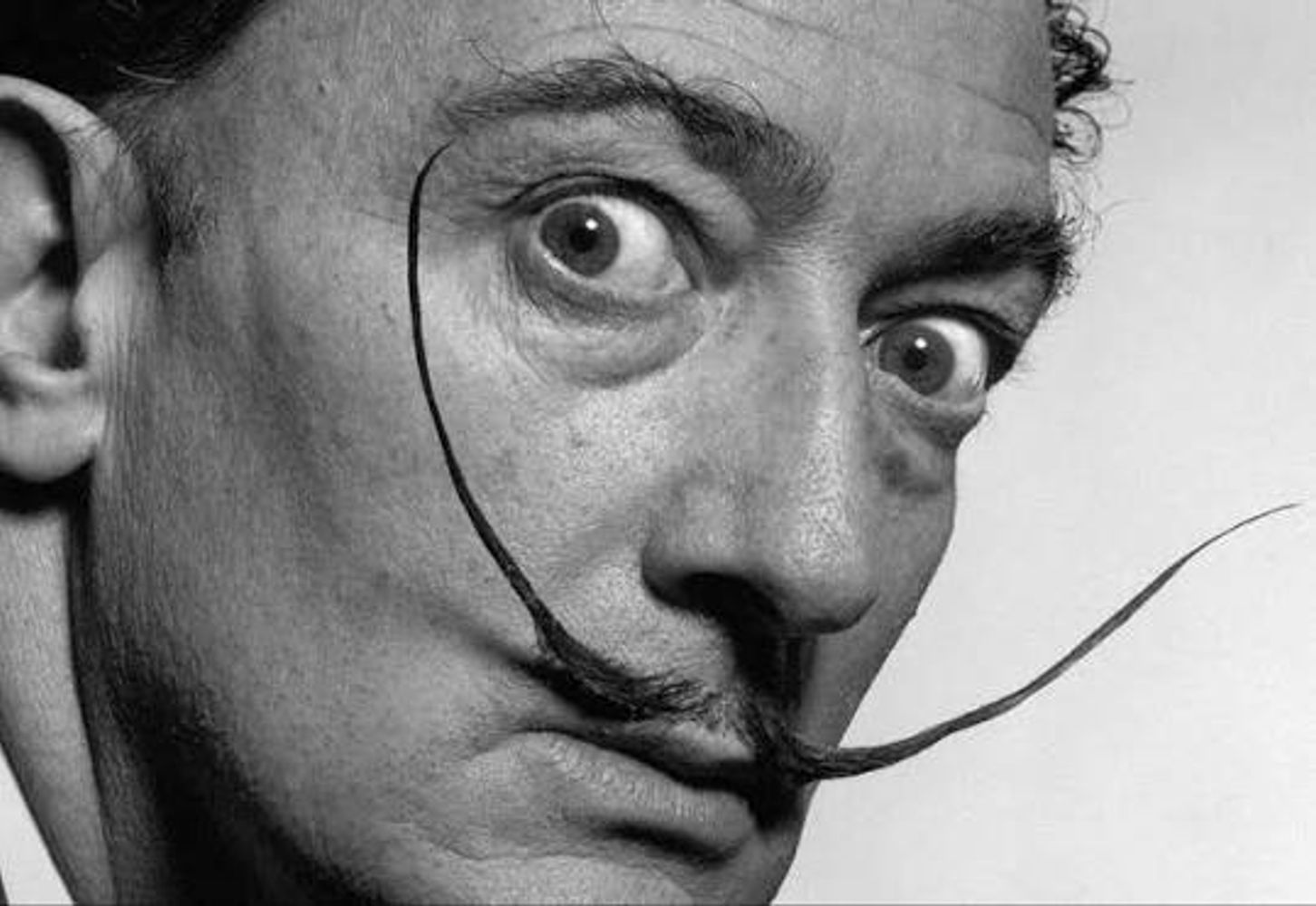 La ingeniosa reflexión de Salvador Dalí, pintor español, sobre el paso del tiempo y el sentido de la vida: “La vida es corta, pero no breve”