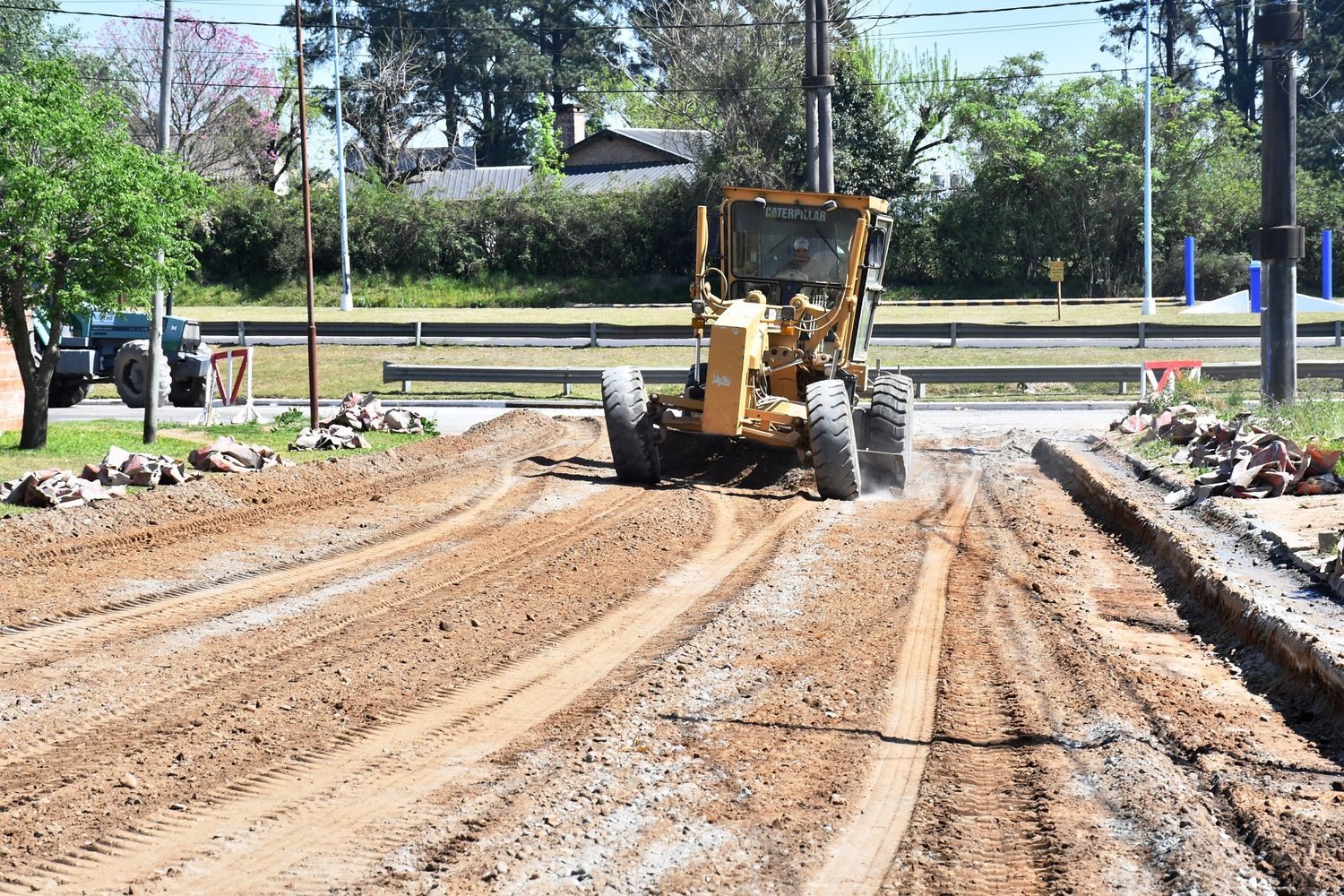 Concordia: Azcué anunció una nueva etapa de pavimentación con una inversión de más de $2.400 millones.