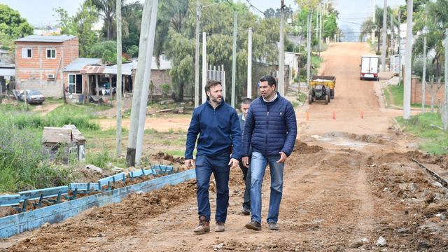 Concordia: Azcué anunció una nueva etapa de pavimentación con una inversión de más de $2.400 millones.