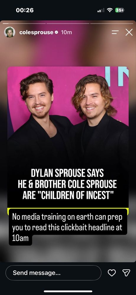 Cole Sprouse cuestionó el encabezado y lo calificó de sensacionalista.