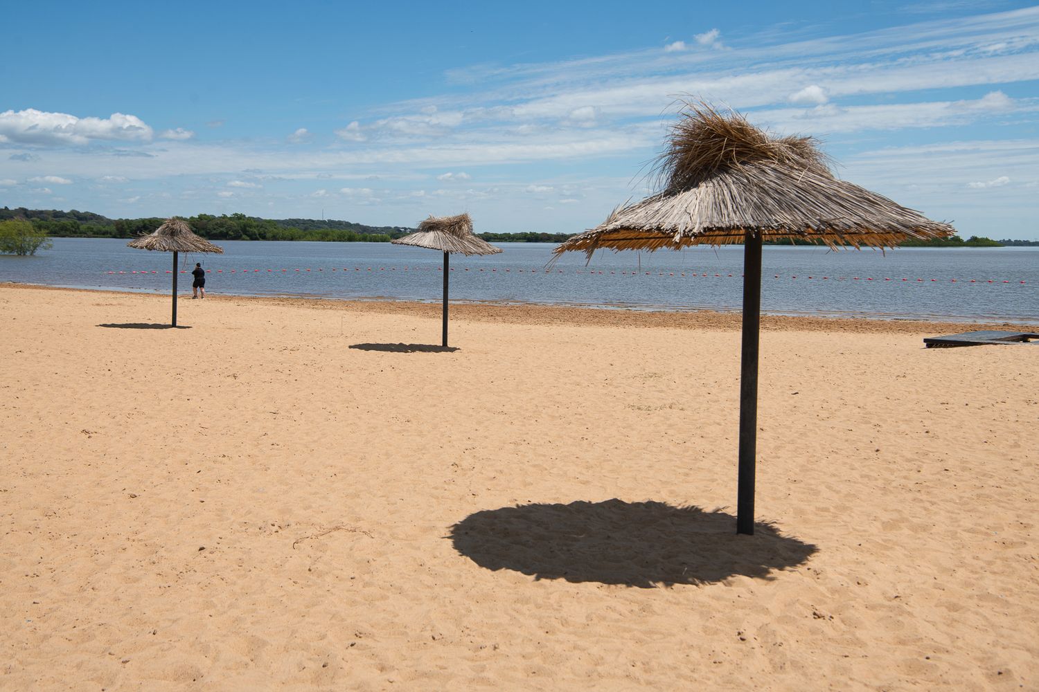 Paraná: habilitaron la playa del Thompson y se anticipa la temporada de verano.
