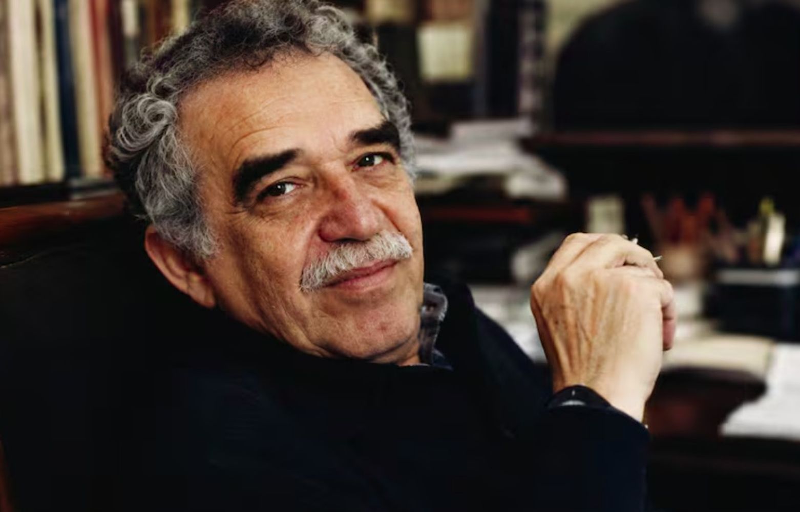 La emotiva frase de Gabriel García Márquez, escritor: "Nunca dejes de sonreír, ni siquiera cuando estés triste, porque nunca sabes quién podría enamorarse de tu sonrisa"