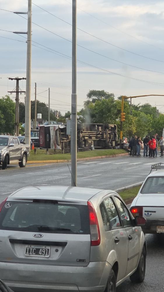 Choque en Avenida Armada Argentina.