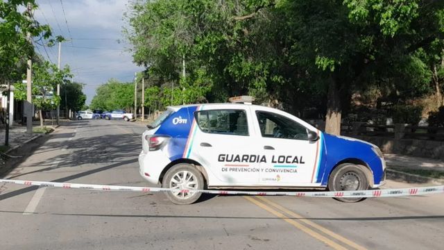 Un motociclista perdió la vida tras impactar contra un árbol.