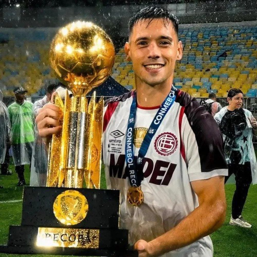 Tomás Guidara, jugador de Lanús que apunta a retirarse en Belgrano.