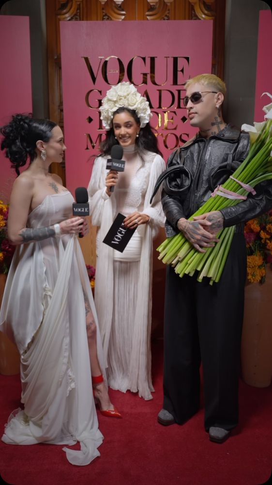 La Joaqui y Tiago PZK hicieron su primera aparición juntos en un evento por el Día de los Muertos: los looks combinados