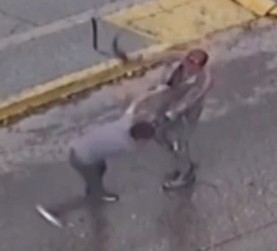 Pelea de naranjitas en Córdoba.