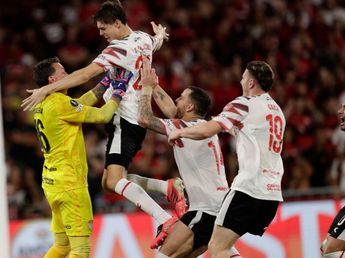 Estudiantes de La Plata tuvo su Maracanazo como Boca, y es finalista de la Copa Libertadores